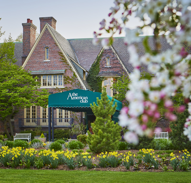 TheAmericanClub's tweet image. Plan your spring escape to Destination Kohler. 🌷

From five-star lodging and spa experiences to world-class golf and outdoor adventures, there’s no other place like it in America. 

✅ Book your stay: khler.co/6010gMrbA

#WisconsinHotel #SpringGetaway #DestinationKohler