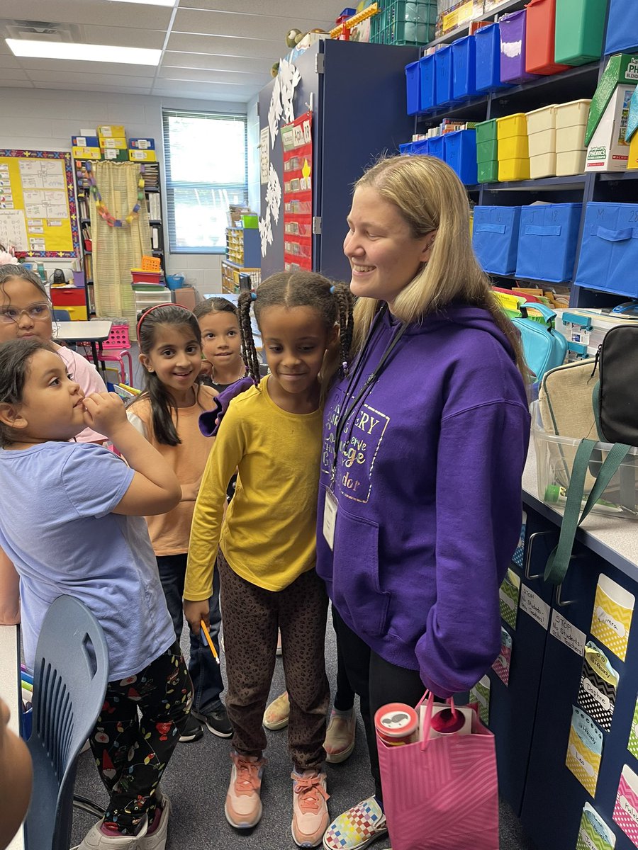 MrsJacksonFACS's tweet photo. Lots of goodbyes on our last day of field experience!! Thank you to our mentor teachers for opening their classrooms to our Teacher Cadets, it’s been a wonderful experience!! #lastday #vateachersfortomorrow https://t.co/pnwF3Lzdgz