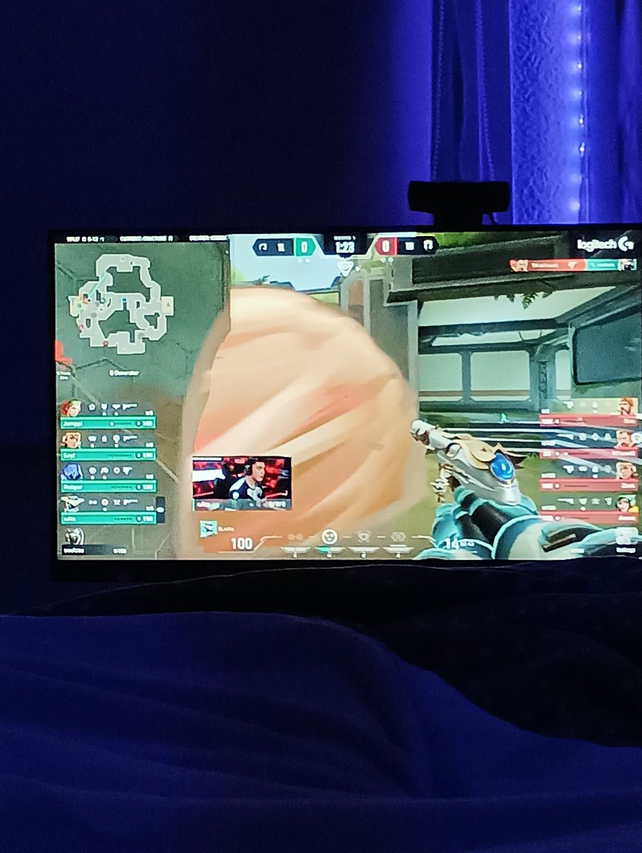 Oliveer_43's tweet photo. Desde casa dando ánimos a @TeamHeretics y a padre @Mixwell .

Si se gana este partido el próximo que se juegue se convence a la parienta para que lo veamos juntos. 

ÁNIMO <3

#VCTEMEA https://t.co/6B8Obds9Xv