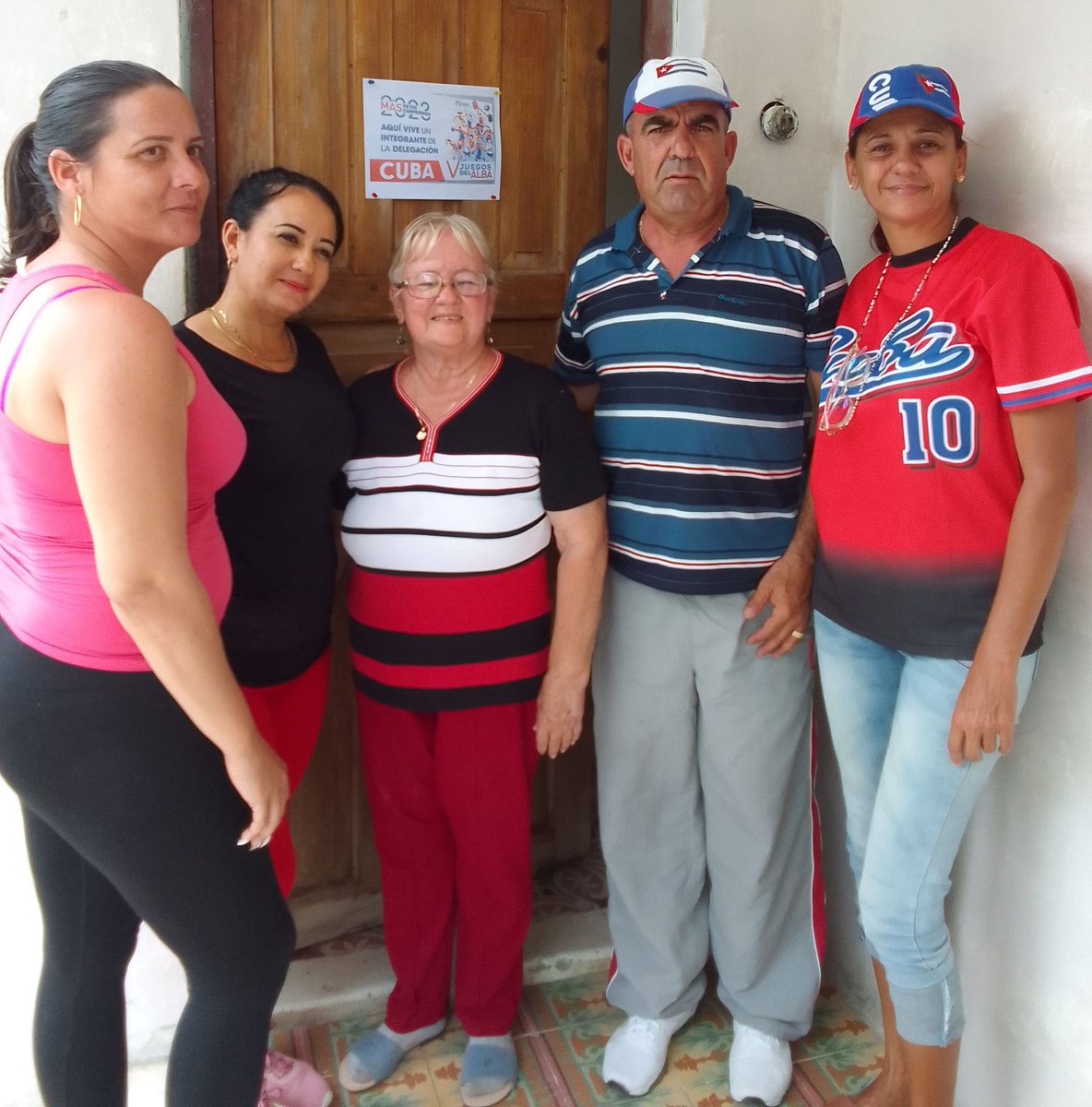 DiusmilaRojas's tweet photo. #BuenasTarde #Declarada en Yaguajay casa V Juegos del ALBA, hogar del entrenador de Tenis de Mesa Osdany Romero García.@DiazCanelB @DeivyPrezMartn1 @TeresitaRomeroR @RadioYaguajay1 @RadioSSp @LuisRamonGMCuba @EddydelRioCuba @anamartin651 @jacomino_luis @lrmt66 @Jgserra2016 https://t.co/e6OBF1KKzR
