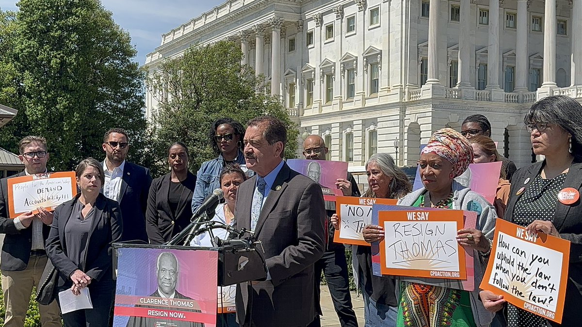 StopBigMoney's tweet image. We joined organizers and lawmakers calling on Justice Clarence Thomas to resign. Throughout his career, Justice Thomas has opposed transparency measures aimed at rooting out corruption. Congress must act and pass ethics reforms to restore the integrity of the Court. #ThomasResign