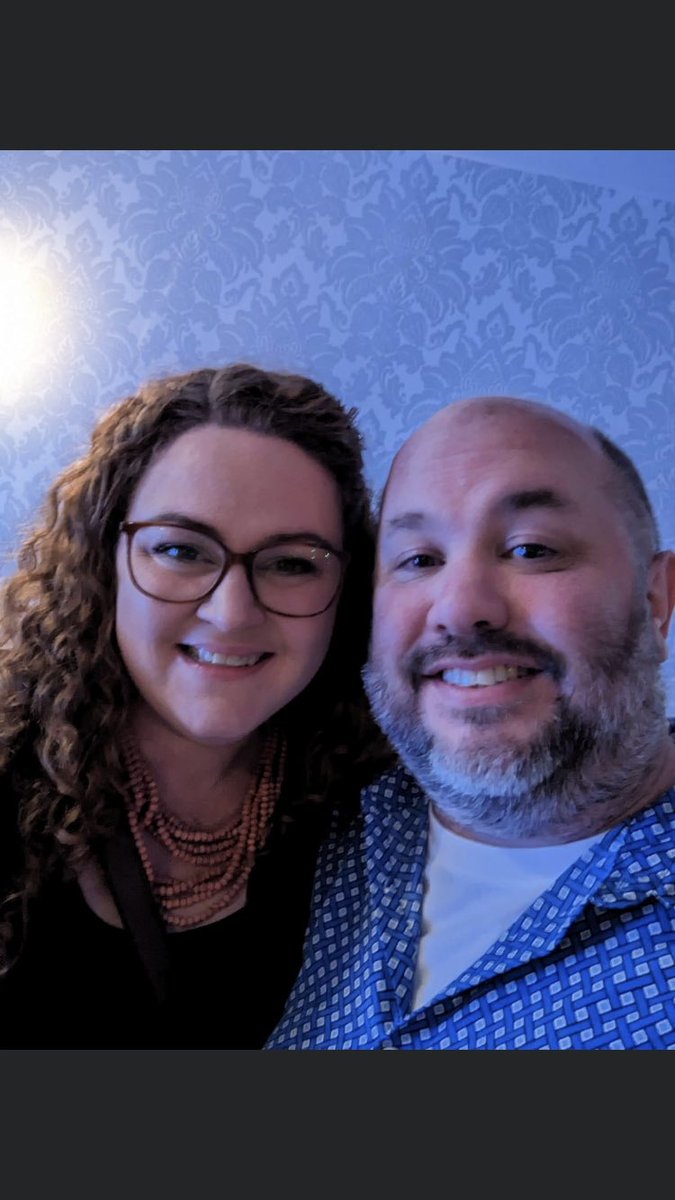 munns_hannah's tweet photo. Happy 9th wedding anniversary to my wonderful husband @andysmunns my friend, my love and my biggest cheerleader https://t.co/5v3Ck9vBcM