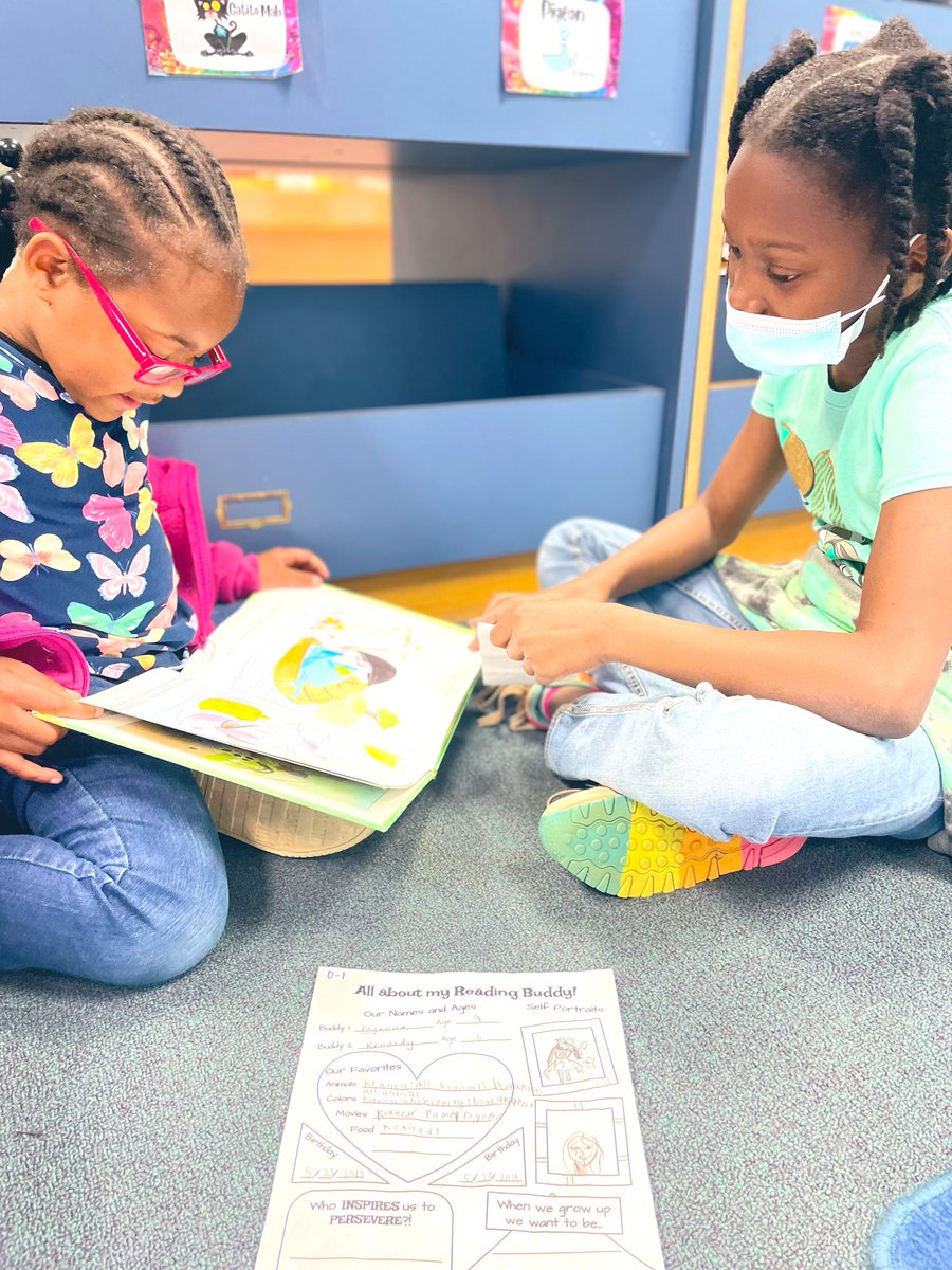 dgticola's tweet photo. Fourth graders are killing it in their mentor roles. I am so proud of them, and watching them grow through the program is so inspiring #hsvgate #bookbuddies @ridgecrestrockt @Graham_Wendy #giftedandtalented #servicelearning https://t.co/Z9U7NWLyVa