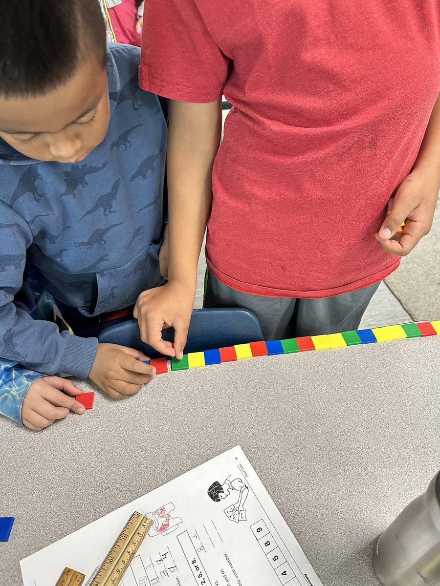 MrsEdmonds2nd's tweet photo. Second graders are learning the rules for measuring length and are applying them using nonstandard units. Crushing it in Workshop! @AbingdonGIFT @APSMath https://t.co/IkV4ldGOAX