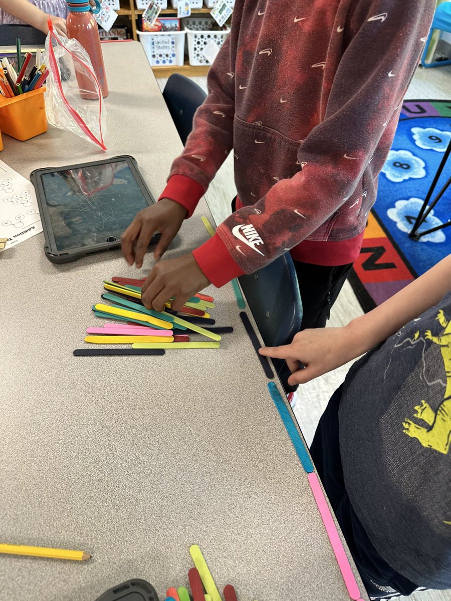 MrsEdmonds2nd's tweet photo. Second graders are learning the rules for measuring length and are applying them using nonstandard units. Crushing it in Workshop! @AbingdonGIFT @APSMath https://t.co/IkV4ldGOAX
