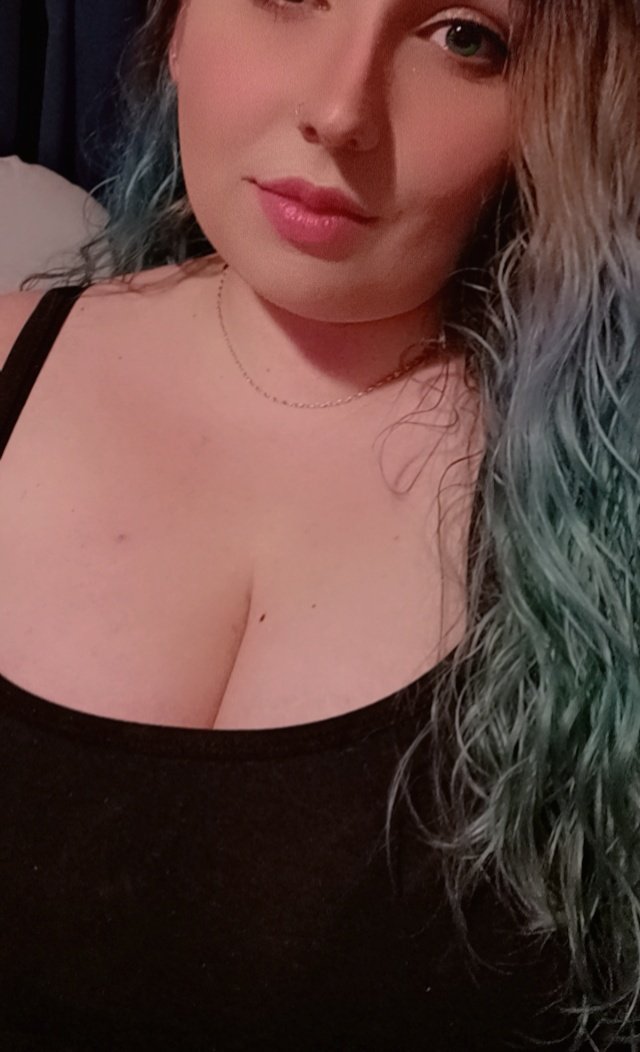 minispice2022's tweet photo. Would you want to talk to this mouth? 

#onlyfansgirl #TalkToMe #usemymouth #sexy #bigboobs https://t.co/PBNtyxvc3L