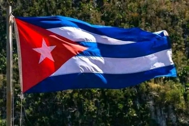...."pensar como país, pensar Cuba, es que todos nos entreguemos en cuerpo y alma al servicio de la nación, sacando el mayor provecho de la fuerza más formidable y poderosa de la Revolución: La Unidad....
#LatirAvileño #Cuba #GironDeVictorias #AsambleaDelPueblo