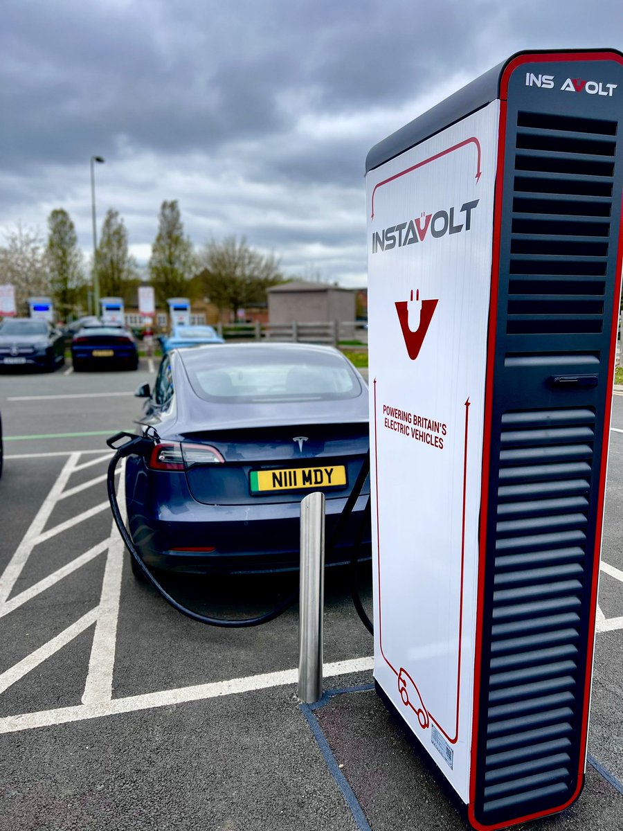 hollykatygarner's tweet photo. Little charge on the way home via Stroud Park 🚙 @InstaVoltUK #BanburyToIceland https://t.co/OxFELoZQJf
