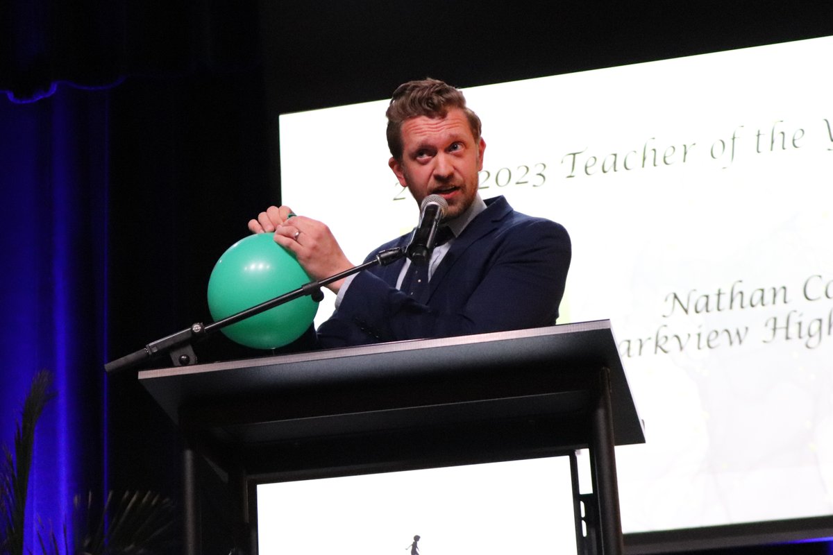 officialSPS's tweet image. .@Foundation4SPS honors SPS staff, donors at #CelebrateSPS Banquet 💚

MORE: ow.ly/Stux50NNkma

#supportSPS