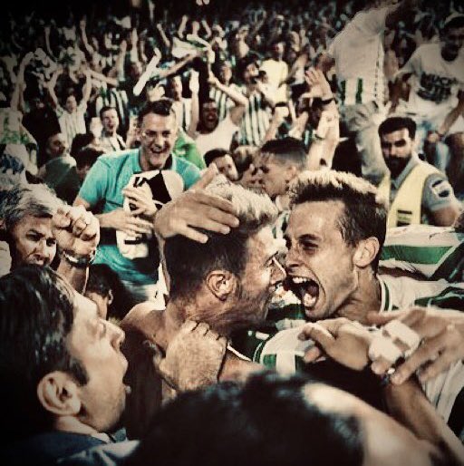 ElMagoBotas_'s tweet photo. Lo tranquilo que se queda uno cuando sabe que el brazalete de capitán ahora lo llevará alguien que ha demostrado compromiso, respeto y saber qué significa el Betis desde hace 5 años.

Un cántabro enamorado del Betis desde que pisó Sevilla.

Ha llegado tu momento, @SergioCanales. https://t.co/kYsNOiwjUM