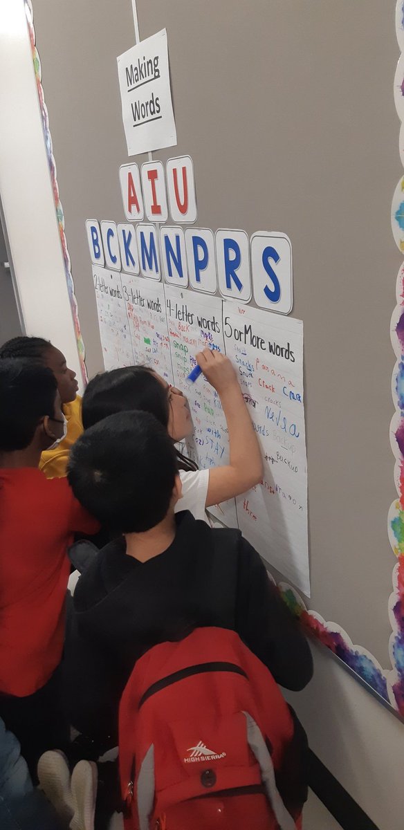 As part of #looniesforliteracy we had several making words challenges up for ss to engage with. So many ss have been applying their knowledge. Our class underlined letter blends that we've been working on. These fun tasks are helping us to read and write. <a href="/HABschoolCBE/">HughABennettCBE</a>
