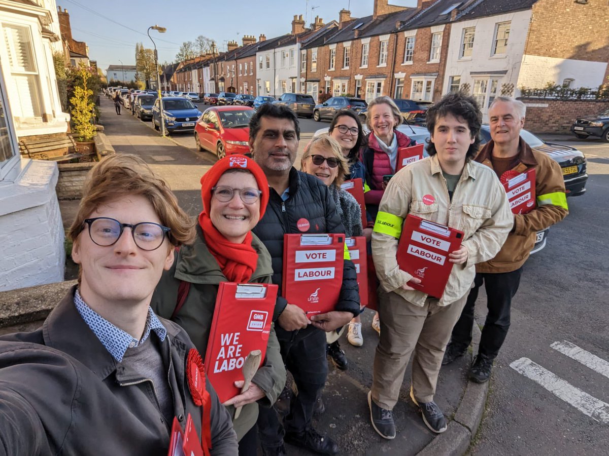 georgebwtowl's tweet photo. good to be out with the @WarkandLeamCLP labour team tonight in #Willes, where myself and Krish are standing in the local elections. #VoteLabour on 4th May! @YLU19s @YoungLabourUK @WMLabour @MattWestern_ @LucyCaldicott https://t.co/y1o8wiOtwy