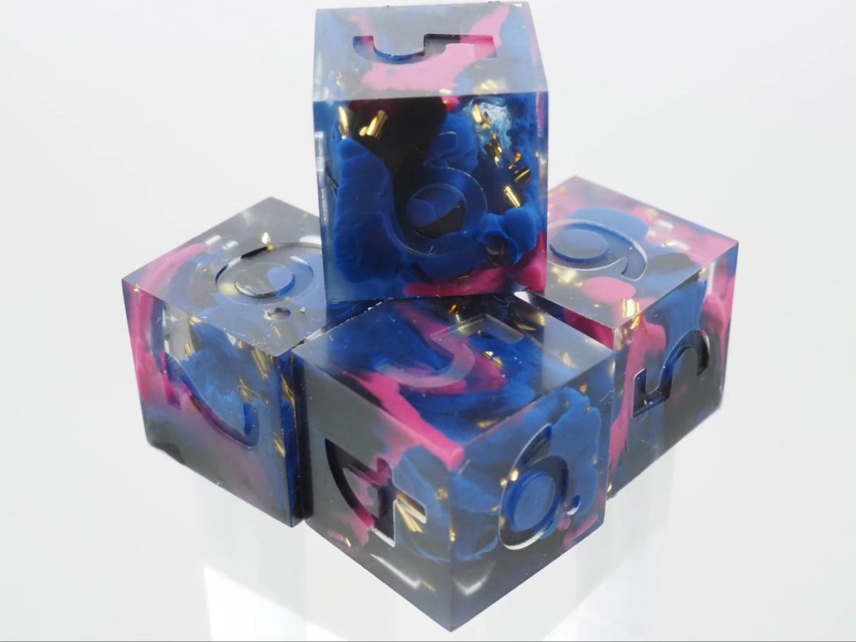 CatInTheDiceBag's tweet photo. Unleashing all the might to stop that prince, trying to escape the #underwold again.
This is the "#Fury of the underwold" #diceset, inspired by #Meg from the #Hades game.(WIP)  
(Ad)
#dice #dnd #dnd5e #epoxy #resin #rpg #ttrpg #pnp #pnpde #Würfel #d20 https://t.co/Yaq6p8f8zy