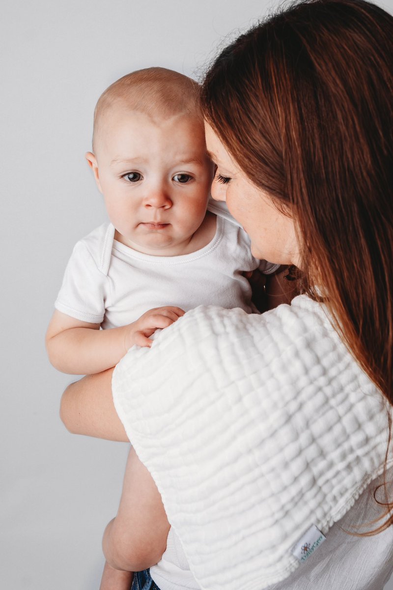 daisygrobaby's tweet photo. "Oops! Sometimes I make a mess when I eat, but that's okay because I have my DaisyGro burp cloth to save the day! It's soft, absorbent, and cute as can be. Mummy and daddy love it too because it keeps their clothes clean. #BurpCloth #MessyEater #Adorable #Parenting #newborn " https://t.co/PQDJwcPJsW
