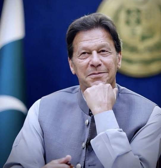 TruthDeskpk's tweet photo. Like for Maryam Nawaz 
Retweet for Imran Khan 

Lers see who wins https://t.co/a4udT4aQnN