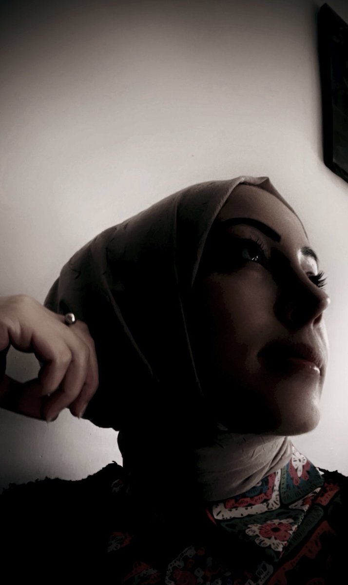 Susmanın kalesine sığınıyorum. .