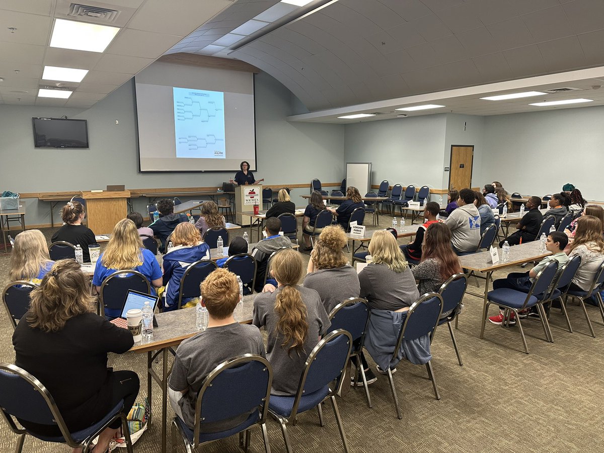 We are #WPSProud of our 22-23 Middle School Battle Of The Books competitors! Students from Brooks, Robinson, Wilbur, Mead, Gordon Parks, Coleman, & Stucky “showed off” their book knowledge in this intense competition this morning! Congrats to all!!! @ABrainard259 @beckergaile