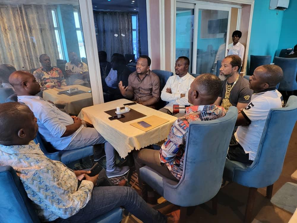 🇨🇩Ben Nazer Sengamali💙 (@bennazerse) on Twitter photo Le très énergique coordo en charge de la diplomatie et relations publiques UNC LUALABA, <a href="/Pierre_Olombe/">Papy Olombe</a> continue à manifester son dynamisme de diplomate pour mettre l'UNC Lualaba dans sa bonne assiette afin de faire face avc succès aux prochaines élections!
Focus sur l'objectif🔥 Le très énergique coordo en charge de la diplomatie et relations publiques UNC LUALABA, <a href="/Pierre_Olombe/">Papy Olombe</a> continue à manifester son dynamisme de diplomate pour mettre l'UNC Lualaba dans sa bonne assiette afin de faire face avc succès aux prochaines élections!
Focus sur l'objectif🔥