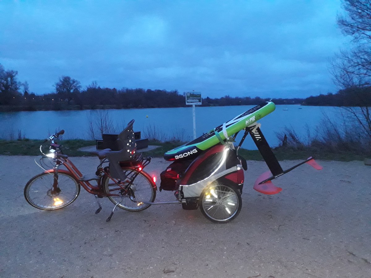 Famivelo's tweet photo. @TomDussycle @ritaxben @rat_orleans @Mr_tom4 bon je n'ai pas contesté... je suis probablement dans un usage un peu intensif (par sur les km mais sur les charges...)
la planche à l'avant sur laquelle je transporte un enfant de 3 ans n'a pas plaidé en ma faveur non plus. https://t.co/i156F6JwgY