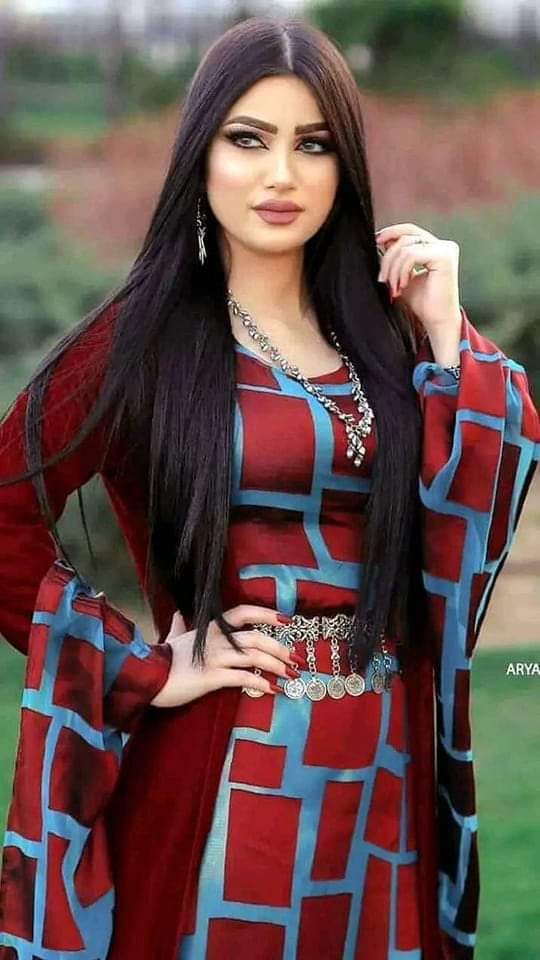 حين أحببتك.. 
 لم أجعل من حبك غاية أو كلمة عابرة..
سجلتك حياة
     وأنا على قيدك أعيش❤
سأقيم أمسية للحب...
لن أكتب الحروف.. ولن أعزف...
غير أني سأرسم في سماء العشق
مطر اشتياقي........💚