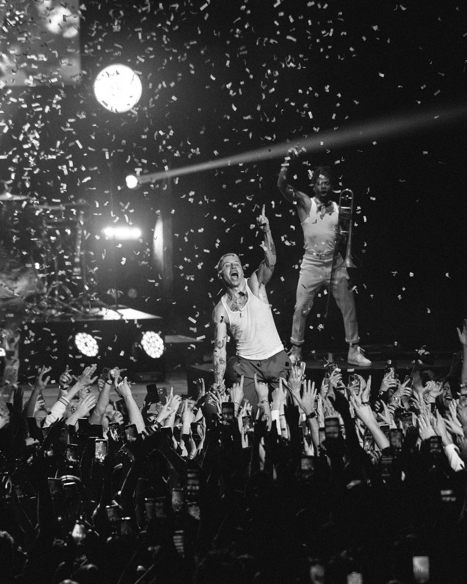 macklemore's tweet photo. BRUSSELS…. My god. You guys went bar for bar on every song. From the anthems to the new songs off BEN. Crazy energy for 90 min straight. That was one of them ones… 🙌🏼🇧🇪 https://t.co/f2e31tiQ6f