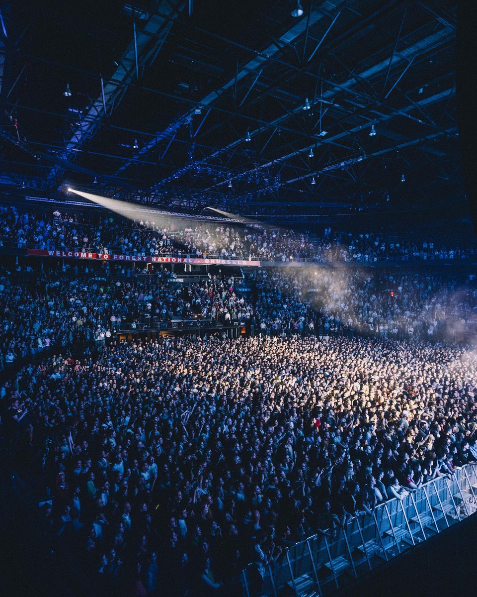 macklemore's tweet photo. BRUSSELS…. My god. You guys went bar for bar on every song. From the anthems to the new songs off BEN. Crazy energy for 90 min straight. That was one of them ones… 🙌🏼🇧🇪 https://t.co/f2e31tiQ6f