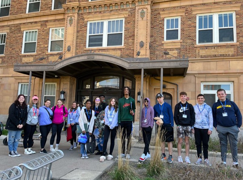 RHS 9th Grade Academy tweet media