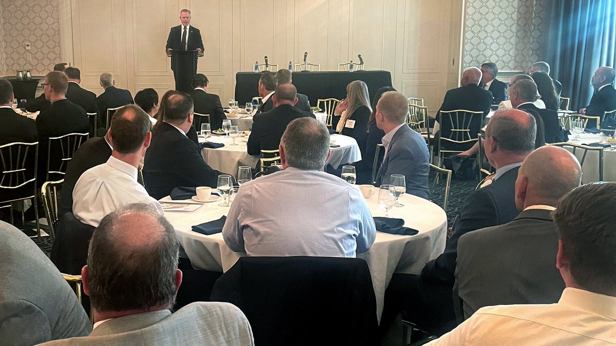 OhioTreasurer's tweet photo. Today I joined the @ohiobankers and its members to discuss our current efforts to modernize the Treasurer’s office and make our linked deposit programs even more accessible and helpful to Ohioans. #AgLINK #FamilyForward https://t.co/AmNRY1vH0P