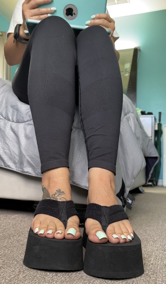 DeeDeeRican_Feet on Twitter: "New 🎥🎥🎥🎥is up now on my http://ONLYFANS.com/Deedeericanfeet