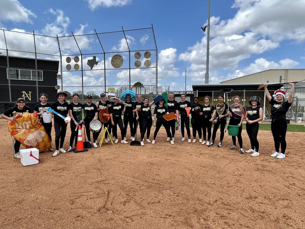 NEDERLAND_SBALL's tweet photo. Wednesday= 
Anything But a Bat or Glove https://t.co/EJQBOljJKD