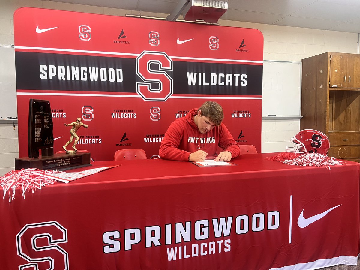 coridanielle6's tweet photo. Wildcat —> Hawk 🐾🦅🏈
Huntingdon bound!
@caydendcook @HawksFootball @HCHawksSports @admissionHC https://t.co/j5TCQtYjnu