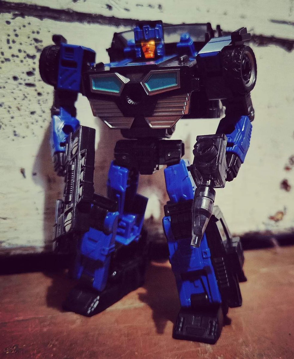 Sophie_Rain791's tweet photo. Cranky ol bot
#transformers #transformersgenerations #transformerslegacy #crankcase #triggercon #decepticons #tffans #robotsindisguise #transformersg1 #toyart #toyphotography #toyphoto #actionfigures #hasbro #toypuk https://t.co/g8kVkfNxzl