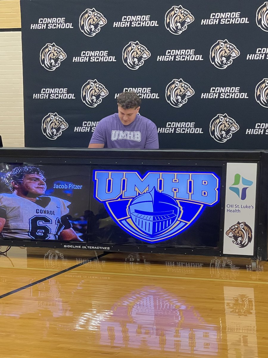 ConroePower's tweet image. Congrats to Roger Barrera signing with Midland University for Powerlifting and Jacob Pitzer with University of Mary Hardin Baylor to play football. Proud of y’all!