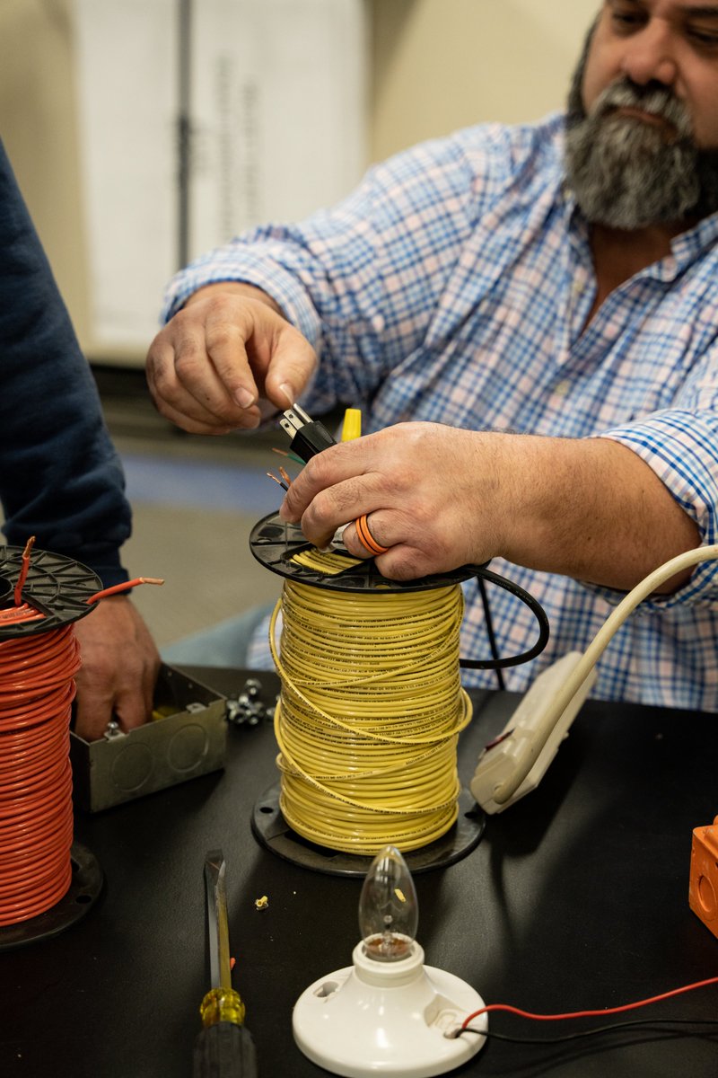I bet you can’t guess much much wire is in this spool! #electricalexperiments #electricalsafety #tapsvs