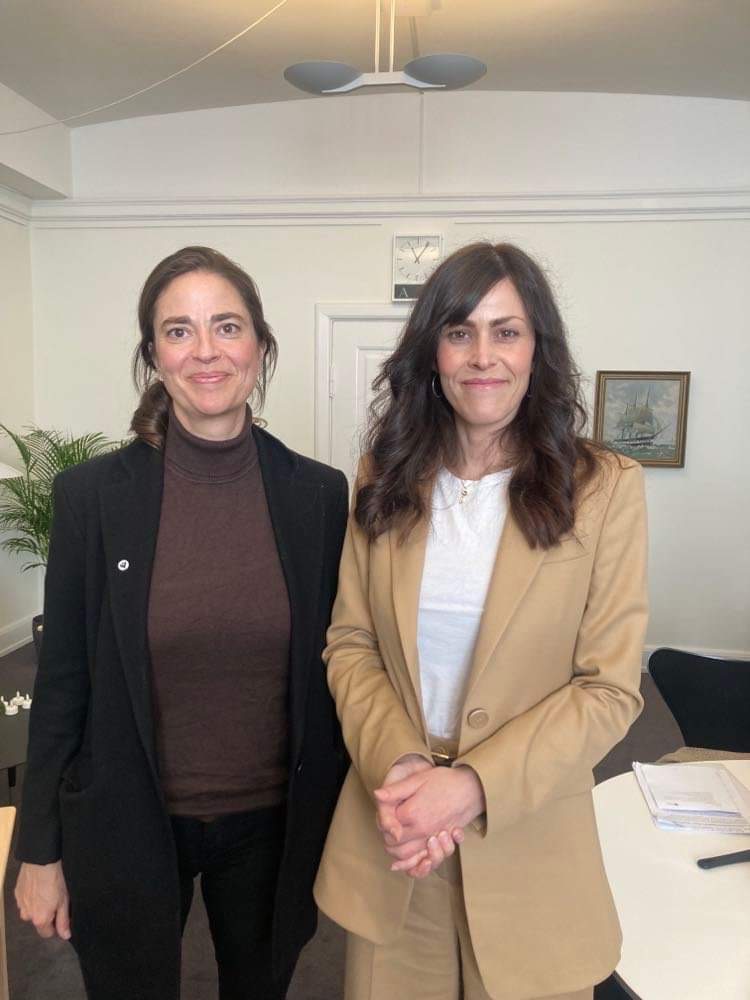 Eva Secher Mathiasen (@eva_secher) on Twitter photo Tak for en god snak <a href="/ThiesenMette/">Mette Thiesen</a> 👌- om hvordan vi styrker børneområdet, kommunernes PPR og det lettilgængelige tilbud til børn og unge i psykisk mistrivsel. Der er mange vigtige ting at tage fat på politisk #dkpol #sundpol Tak for en god snak <a href="/ThiesenMette/">Mette Thiesen</a> 👌- om hvordan vi styrker børneområdet, kommunernes PPR og det lettilgængelige tilbud til børn og unge i psykisk mistrivsel. Der er mange vigtige ting at tage fat på politisk #dkpol #sundpol