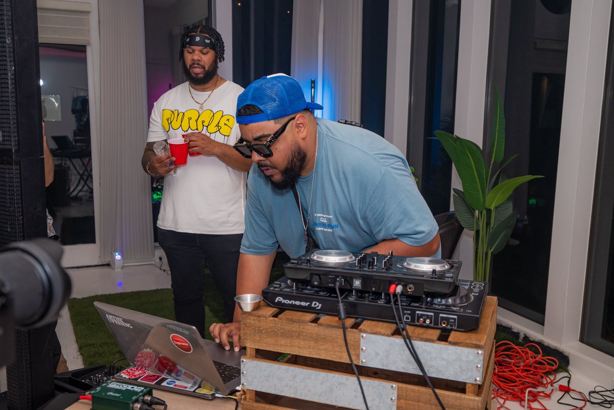 diego_U2S's tweet photo. we threw a party
@Up2Something_TX 

📸: shotsbyaus10 on IG https://t.co/oad9Ie8GwZ