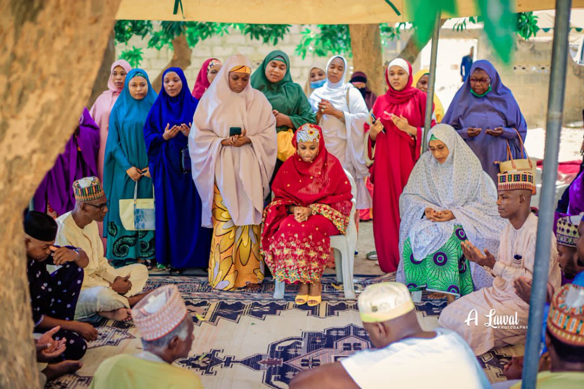 fatimatukr's tweet photo. Today, accompanied by DRAG excos and some of my aides, I paid two condolence visits; 1- to the family of Late Hajiya Habiba Mani at her Mani home and 2- to the Katsina home of the Late Cigarin Katsina. May Allah grant the both of them swift passage into Aljannah firdaus. Hajiya Habiba Mani was before her death, DRAG’s Zonal coordinator (Daura Zone).