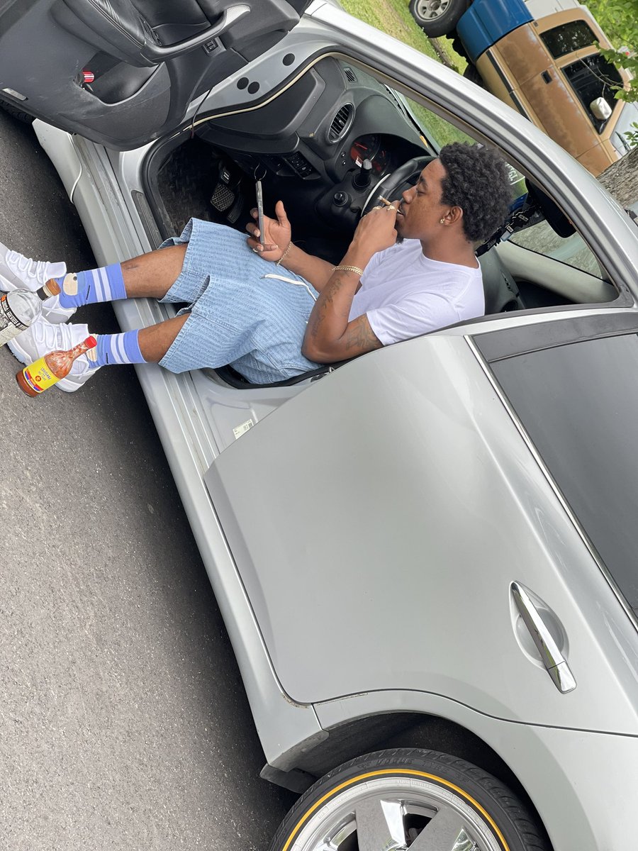 Duce3720's tweet photo. In my lane https://t.co/NLhxXK79ZK