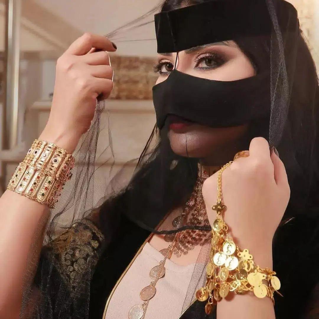 KhtabhAzwaj's tweet photo. زواج مسيار الرياض حي الربوة 
سعودية مطلقة 
العمر33 
الطول169
الوزن58
الوظيفة معلمه حكومية
البشره بيضاء مزيونة جميله 
جسم مخصر جذاب انيق حنونة
رومنسية هادية 
يوجد سكن 
طلبي زواج مسيار من شخص محترم صادق حنون محافظ على صلاته يقدر الحياه الزوجيه ويحترمني واحترامه يخاف الله غير عصبي https://t.co/smHHz1SbPT