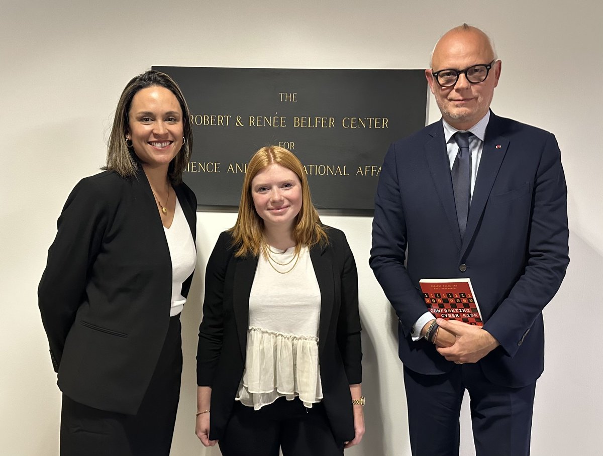 Harvard_Europe's tweet photo. It was an honor to host @EPhilippe_LH, fmr. French PM, for a conversation on France's global role and European security. Thank you @ncolbert08, Exec. Director of the @BelferCenter, and Svenja Kirsch, Fellow with @Harvard_Europe for moderating. @FranceinBoston @franceintheus https://t.co/QpRG3X8FBh