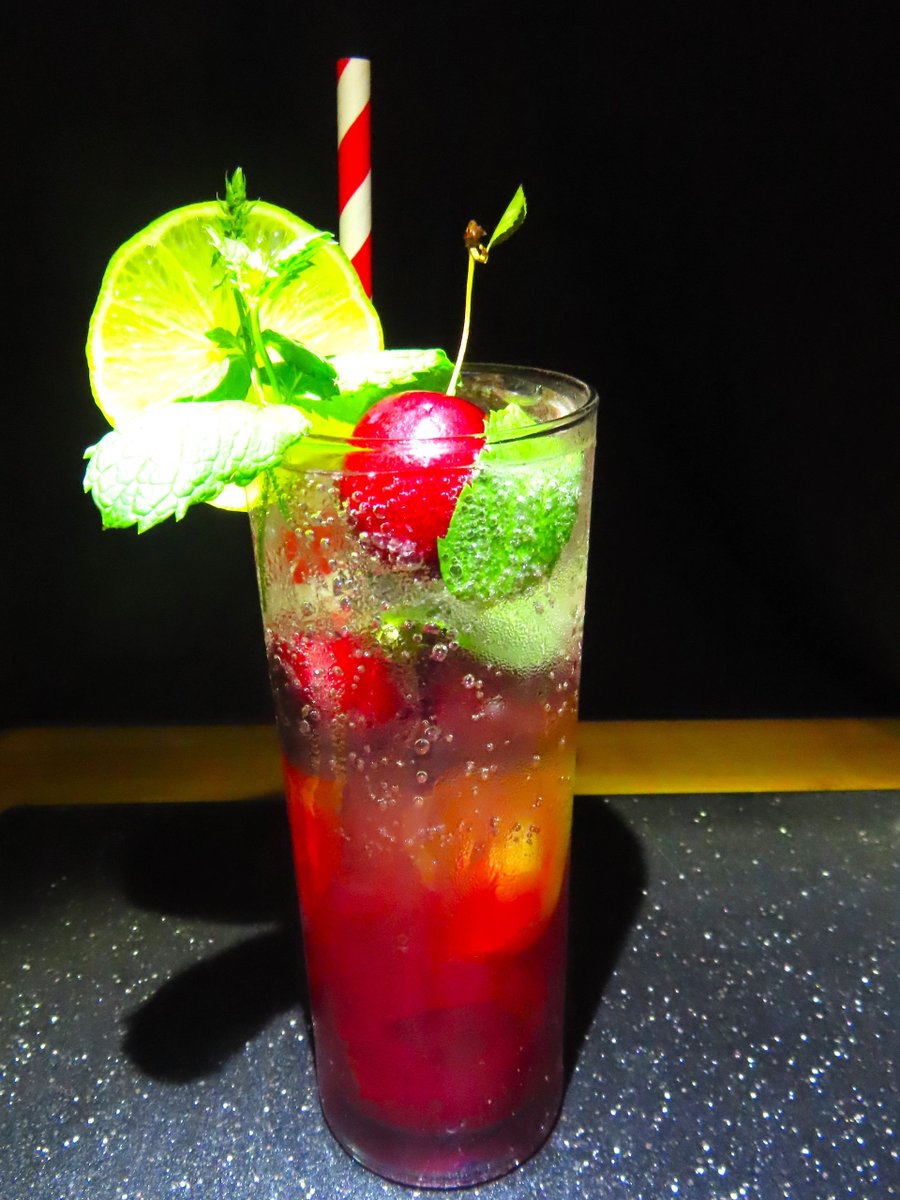 TheRoamingBar's tweet photo. Another renovation or twist on this classic cocktail where there is almost no wrong. We give you The Black Cherry Mojito, even the picture is refreshing.
#nashvilletn #bartender #theroamingbar #nashvilleevents #eventplanning #live #BlackCherryMojito
https://t.co/6GmyE5tqz7 https://t.co/Y1DJIgUgnF