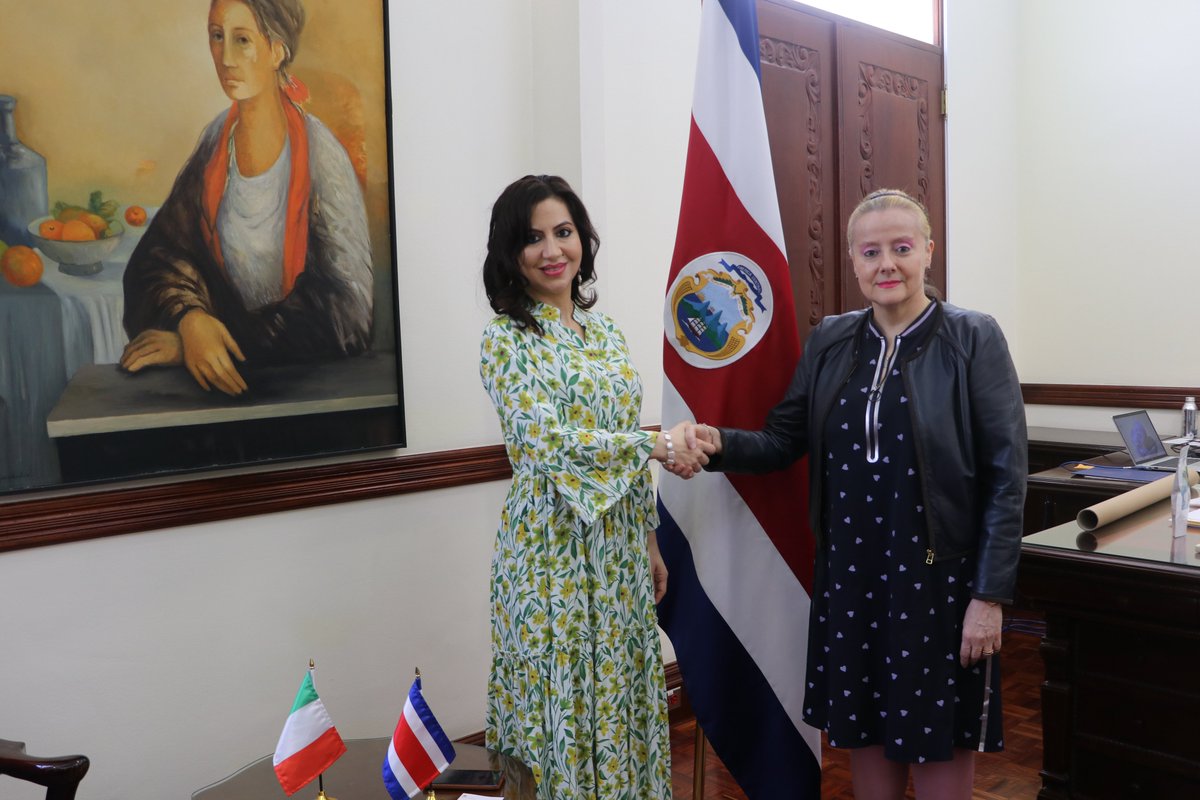 CRcancilleria's tweet photo. La viceministra de Asuntos Bilaterales y Cooperación Internacional, Lydia Peralta recibió a la senadora de la República Italiana Francesca La Marca, quien realizó una visita de cortesía como parte de su agenda de trabajo en Costa Rica @FrancescaLaMar https://t.co/23FG2fqxHR