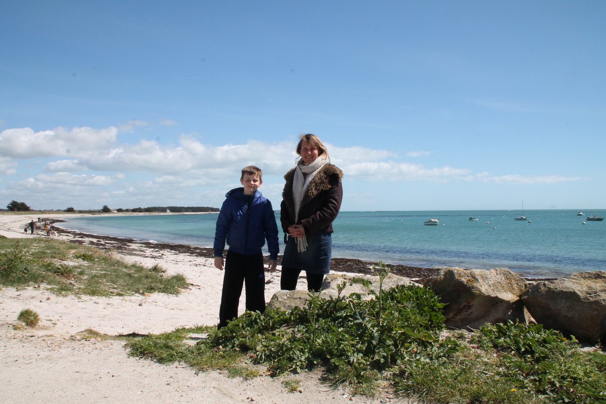 artcheolab's tweet photo. Aujourd’hui #truelleetsacados vous emmène au bout du monde, à l’ouest de la Bretagne du côté de Penmarc’h pour parler préhistoire mais aussi nature et environnement avec Valérie Dufour 😋
👉 https://t.co/9G3sJ9sAI4

#mediationenarcheologie #prehistoire #nature #podcast #histoire https://t.co/5HkHIbd0dj