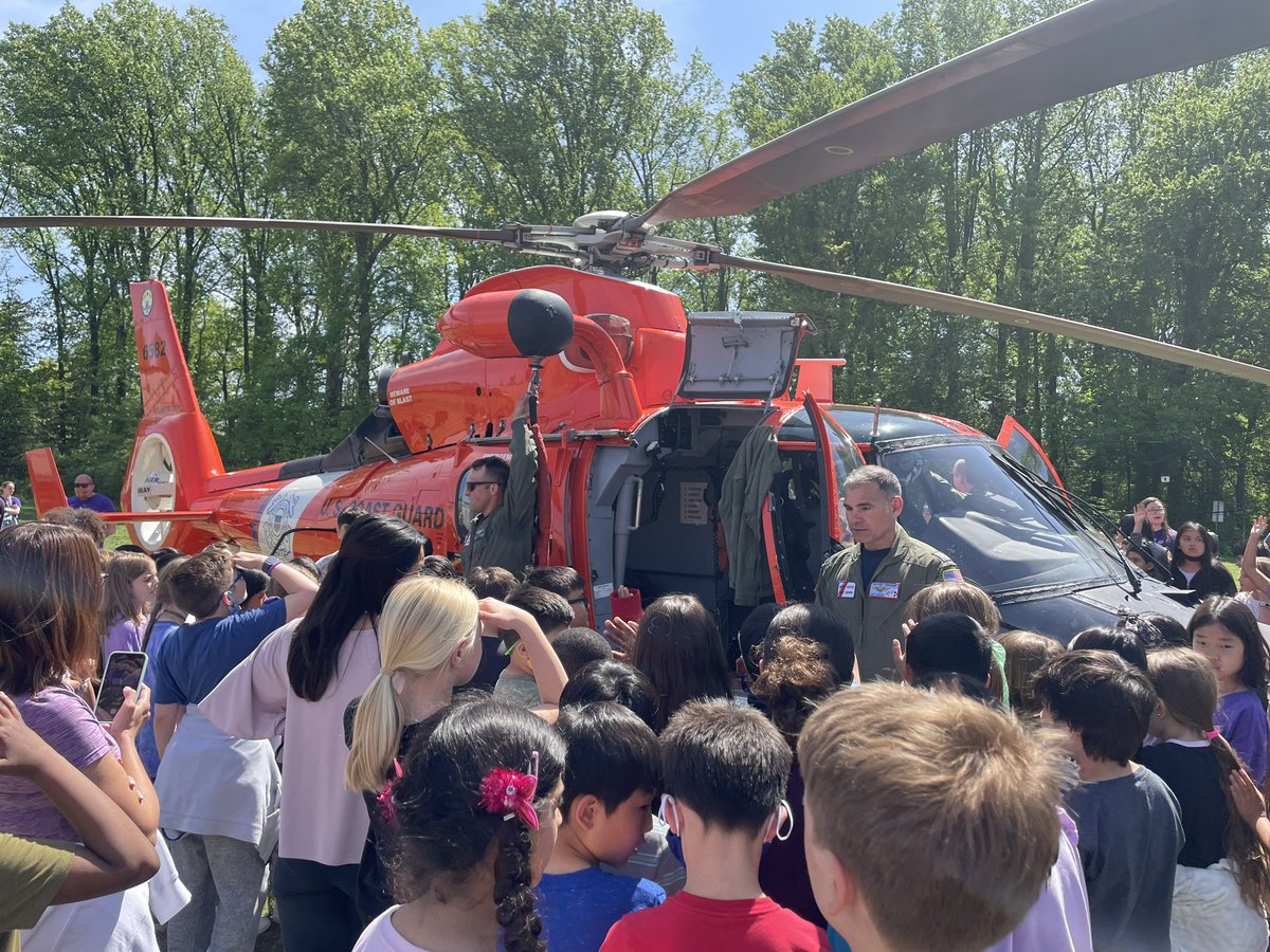 MES_MrsJildeh's tweet photo. Thank you U.S Coast Guards for landing your helicopter 🚁 at our school. Our students where beyond excited for this experience and appreciated learning about all the important things you do for our country #PurpleUpDay https://t.co/S9bYGhnNYR