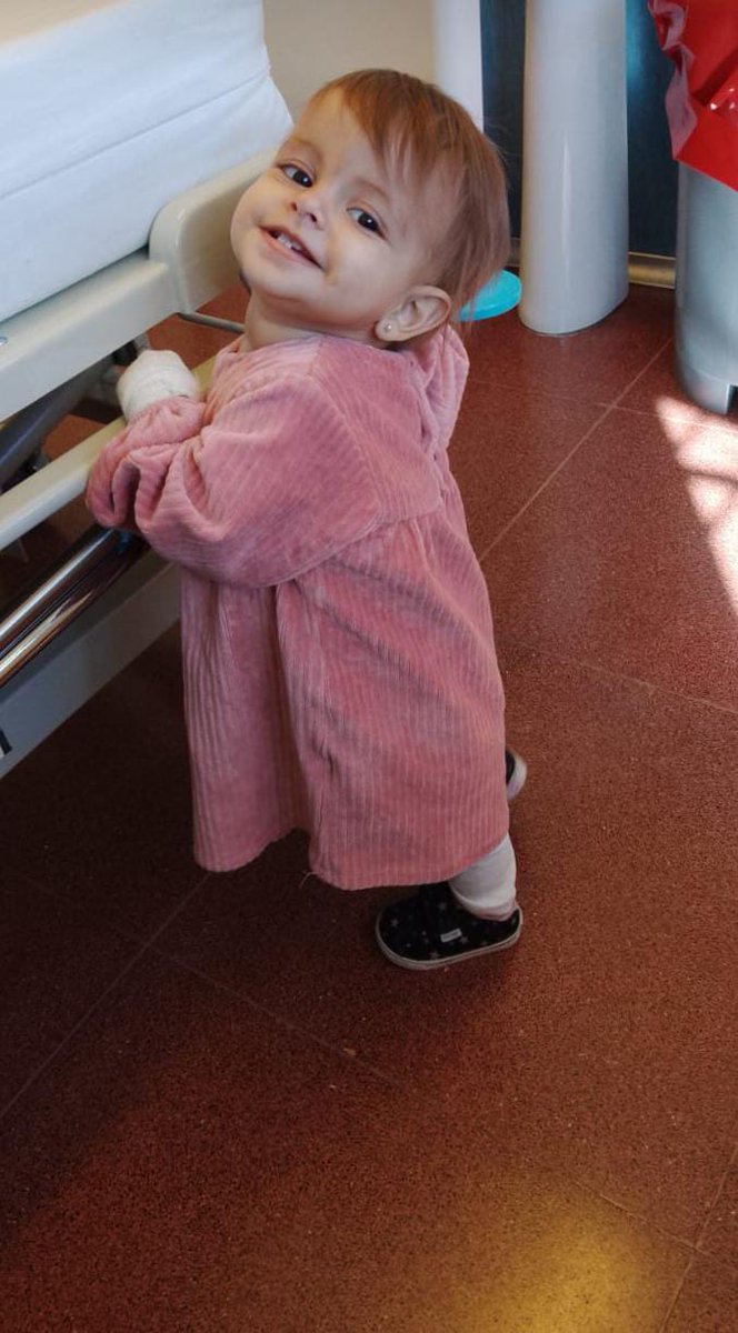 paulmardel's tweet photo. AMIGAZAS/OS Mio hoy Umay comenzo con la quimio ( ya la pusieron el cateter) seran 6 secciones,hasta la operacion, y luego viene la evaluacion, seguimos en cadena de oracion (cada uno en su propia FE) MIL GRACIAS a todos, LOS AMO https://t.co/BImgs0ORl3