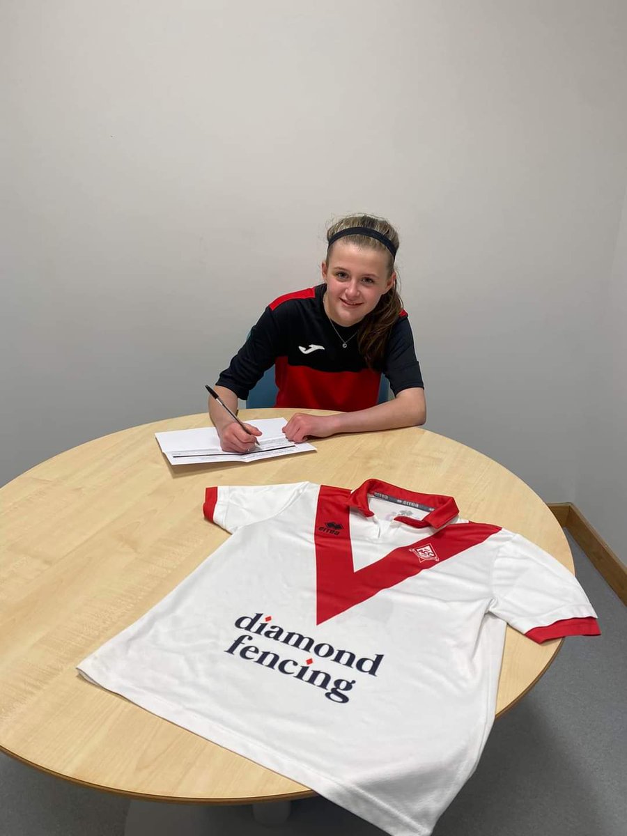 Huge welcome to our new no25 for the 16s Freya Rodgers. Freya comes in with plenty of experience and has fitted in superbly with the team and coaches welcome to ACC girls from all your Airdrie family ♦️♦️
 
#MTDG
#accgirls