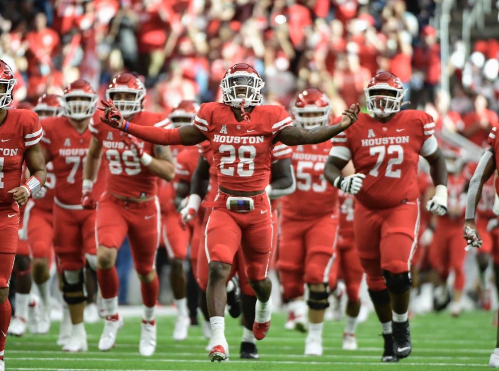 After a great conversation with <a href="/CoachMCScott/">Mark Scott</a>, I am excited to announce that I have received an offer from the University of Houston!! 🔴⚪️

<a href="/CheHendrix/">Che Hendrix</a> <a href="/davetwilk/">David Wilkinson</a> <a href="/HoundFootball/">Boerne Football</a> <a href="/210Preps/">CountdownCityPreps</a>