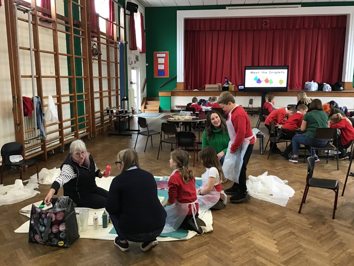 beyoutoblossom's tweet image. Some snaps from today’s #familylearning @YsgolEstyn session. Thank you to all the family members and volunteers who came to learn about the droplets #wellbeingprogramme &amp;amp; enjoy/lead activities for the children. I’ll make a video soon 🌈 #rsecurriculumforwales @McmullanMrs