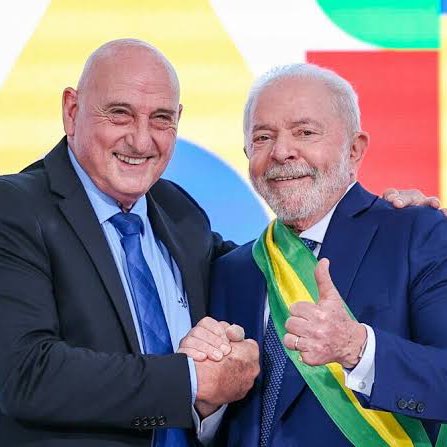 choquei's tweet photo. 🚨URGENTE: Gonçalves Dias, ministro do GSI do governo Lula, pede afastamento do cargo após suspeita de envolvimento nos atos terroristas em Brasília no dia 8 de janeiro, https://t.co/uEZPT7pCCl