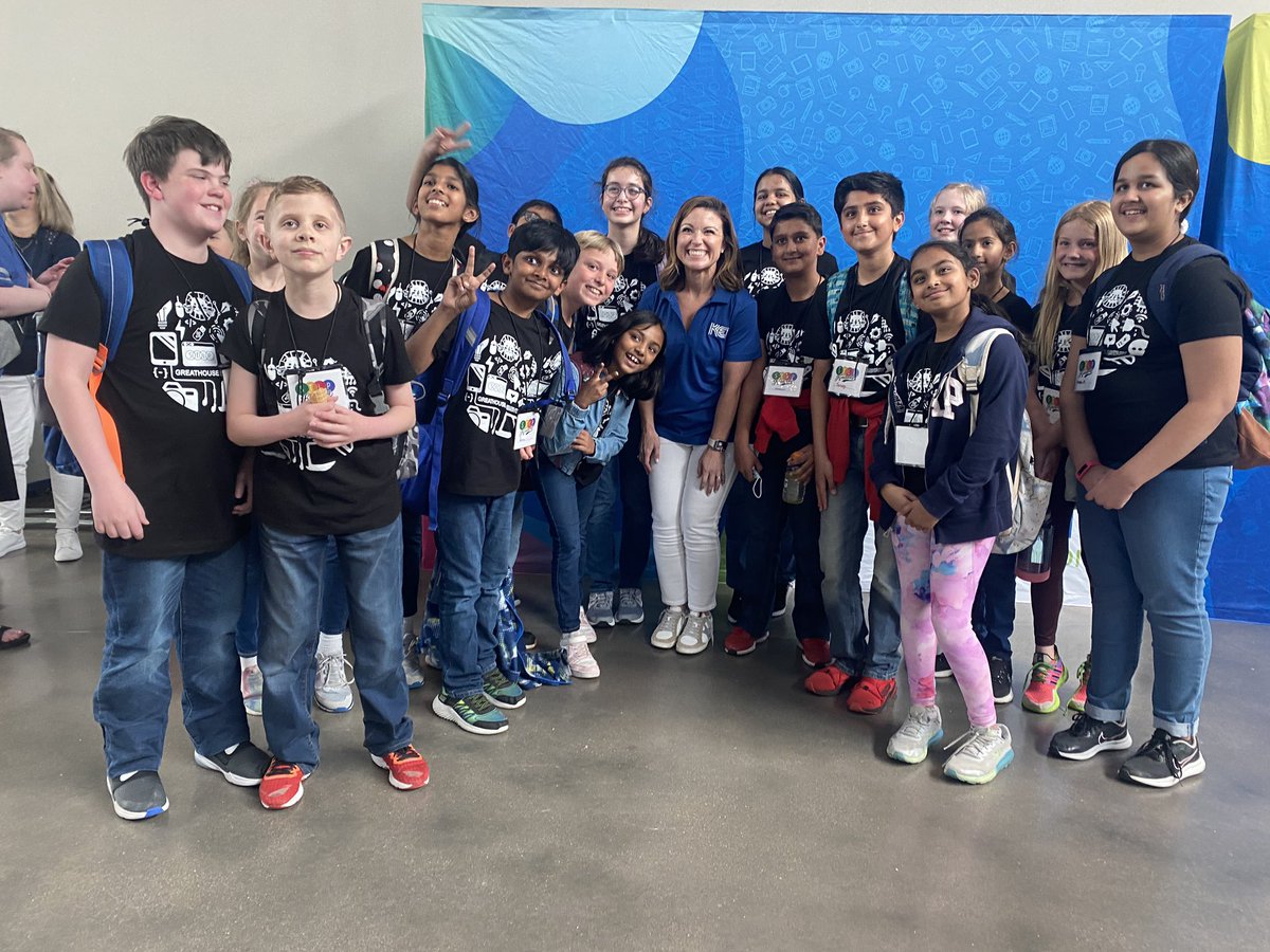 MrsSimmsCES's tweet photo. Meeting their hero @kelseykstarks @STLPKentucky in Rupp Arena! Best part of their day! @GreathouseLions #STLP23 https://t.co/RMW1aVvuLV